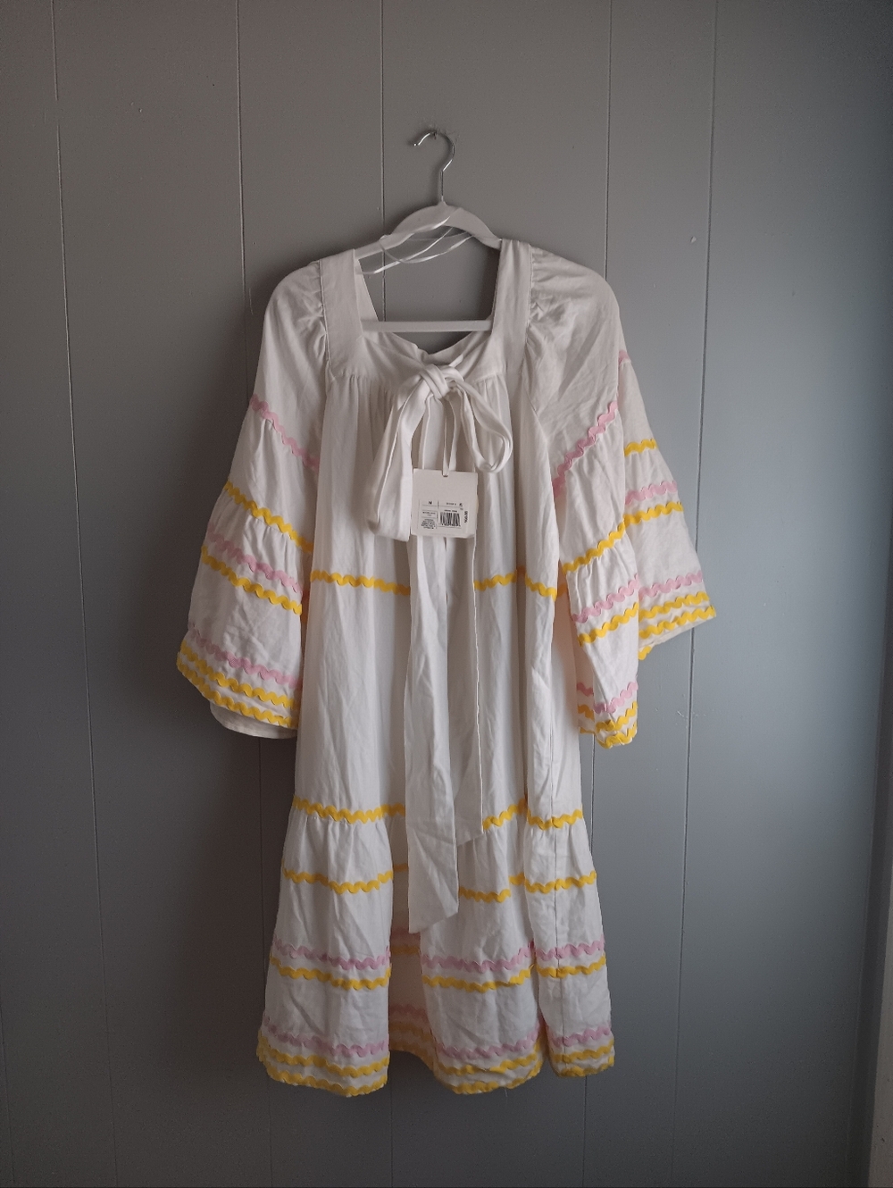 Lisa Fernandez For Target White Dress with Yellow & Pink Trim - Bow Front Size M